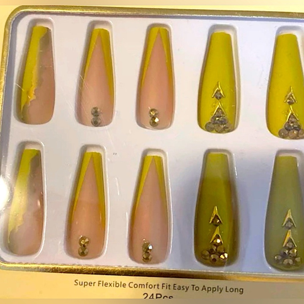 👑 Gold Details Embellished Long Rhinestones Designed Press On Nails - Picture 2 of 3